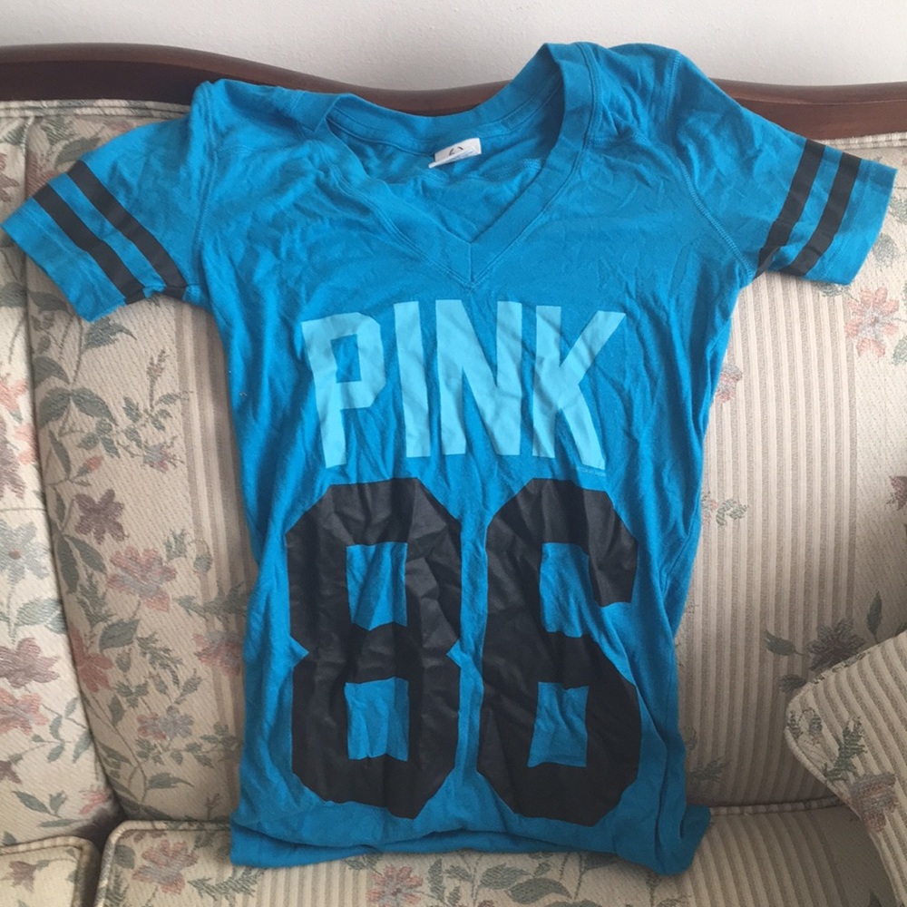 Victoria’s Secret Pink tshirt